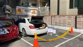 台中夫妻離婚，命案，女子多處刀傷，丈夫疑家暴挨告，殺害前妻自戕，五權西路麥當勞(圖／翻攝畫面)