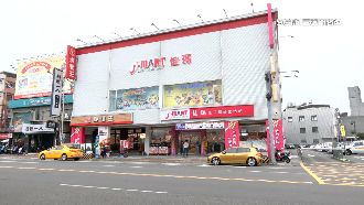 獨／知名連鎖百貨是違建　偷營業遭移送