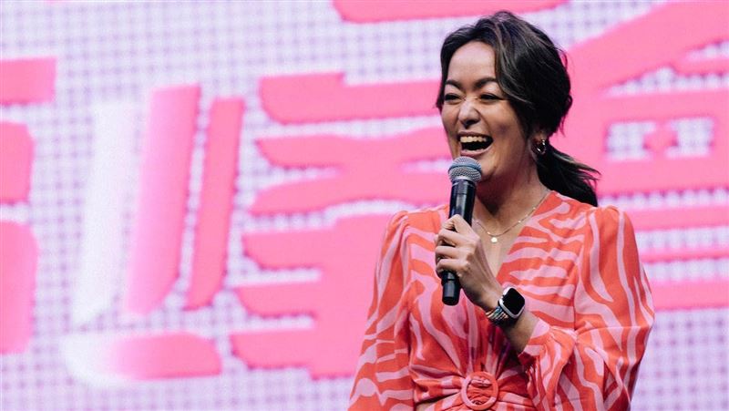挨酸想去美國生小孩　百靈果凱莉34字反擊