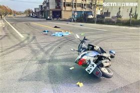 苗栗女突大弧度左切　害後方騎士撞上送命(圖/翻攝畫面)