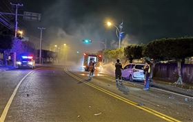 彰化電動二輪車遭超速汽車撞上，2名外籍移工傷重死亡。（圖／翻攝畫面）