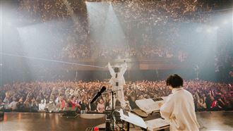 YOASOBI唱80分鐘不斷電　飆中文喊愛麻糬