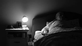 老人，生病，床上(示意圖／Pexels)