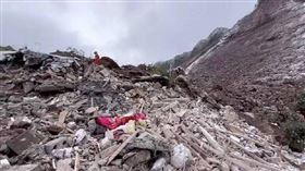 快訊／中國雲南山體滑坡！18戶47人遭活埋　現場畫面曝光。（圖／翻攝自微博）