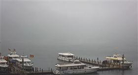 入冬最強寒流來襲，「白霧牆」濃霧籠罩，日月潭禁航令(圖／翻攝畫面)