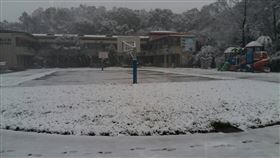 ▲新北市海拔最高的雲海國小，8年前也曾降下大雪。（圖／新北市石碇區雲海國小授權提供）