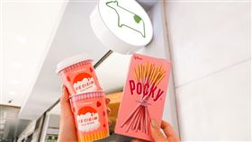 》庫奇草莓歐蕾冰淇淋、POCKY草莓棒。（圖／品牌業者提供）