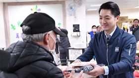 蔣萬安視察萬華社福中心。（圖／北市府提供）