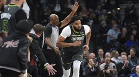 ▲唐斯（Karl-Anthony Towns）上半場轟44分寫NBA紀錄。（圖／美聯社／達志影像）
