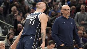 ▲東契奇（Luka Doncic）繳出「大三元」，獨行俠仍吞敗。（圖／美聯社／達志影像）