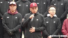 ▲樂天桃猿24日嘉義縣棒球場開訓，總教練古久保健二出席。（圖／記者張沛嘉攝影）