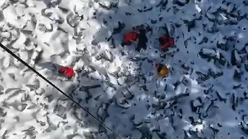 2人寒流攀武陵四秀失溫　雪地救援畫面曝