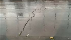 新北,三峽大橋,裂開,裂縫,伸縮縫,搶修