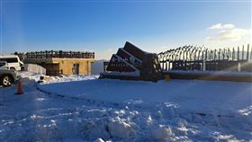 合歡山降雪創入冬最多寒流來襲搭配水氣，合歡山23日降雪創入冬最多，積雪最深達10公分，24日山區天氣晴朗、出大太陽，因海拔高且氣溫低，尚無融雪情形。（林業及自然保育署南投分署提供）中央社記者蕭博陽南投縣傳真  113年1月24日