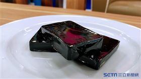 ▲一款中藥材傳承畢生志業　裕益製藥的一步一腳印 董事長沈裕益 龜鹿二仙膠 中藥確效 鹿角 龜板 人蔘 枸杞子（圖／晶彩大人物提供）