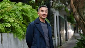 江松長執導「金門」入圍奧斯卡紀錄短片5強導演江松長執導短片「金門」（Island in Between）23日入圍第96屆奧斯卡獎最佳紀錄短片前5強，他表示，英文片名有隱喻金門和台灣之意，「期望我的影片能在倡導和平方面發揮一點作用」。中央社記者張皓安攝  113年1月23日