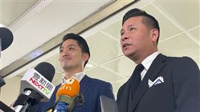 蔣萬安台北市議會第14屆議員就職周年二手衣義賣所得捐贈儀式。（圖／記者許皓婷攝影）