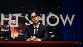 賀瓏目前未對此事發聲，但臉書被網友留言灌爆。（圖／翻攝自賀瓏臉書）