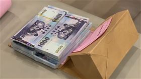 發錢了！彰市春節敬老禮金，每人六千，發放逾1.7億元，現金，屬鈔，千元鈔票(圖／翻攝畫面)