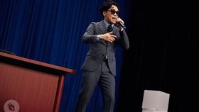 賀瓏目前未對此事發聲，但臉書被網友留言灌爆。（圖／翻攝自賀瓏臉書）