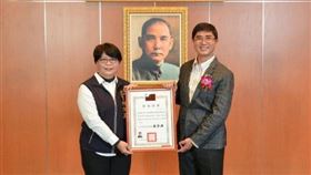 台中市南區樹義里里長莊郁雄，承諾當選後「帶大家坐捷運吃好料」 說到做到，慘了，賄選，判決當選無效定讞(圖／翻攝自莊郁雄臉書)