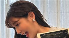 中天主播張若妤一家人（圖／中天提供）