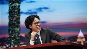 賀瓏目前未對此事發聲，但臉書被網友留言灌爆。（圖／翻攝自賀瓏臉書）