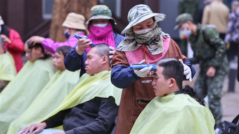 一年制義務役新兵報到　入伍兵：心甘情願