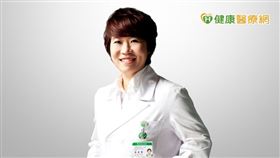 亞東紀念醫院心臟血管醫學中心主任吳彥雯醫師提醒，睡眠呼吸中止症患者因反覆性停止呼吸而造成缺氧，因此較正常人容易有高血壓、心肌梗塞或是中風的可能性。