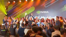 黃仁勳出席輝達尾牙。（圖／讀者提供）