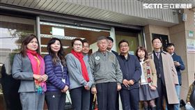 柯文哲率黨務主管列席民眾黨立院黨團晨會，包括黃珊珊、黃國昌受訪。(圖/記者陳怡潔攝影)