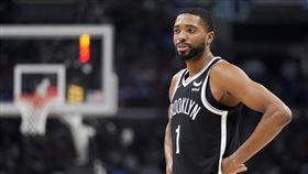 ▲布里吉斯（Mikal Bridges）錯失追平2罰，籃網2分差輸球。（圖／美聯社／達志影像）