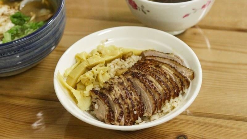 台南安南「爆量鴨肉飯」隱藏版在地美食