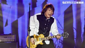 伍佰於英業達尾牙開唱。（圖／記者鄭孟晃攝影）