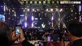 伍佰於英業達尾牙開唱。（圖／記者鄭孟晃攝影）