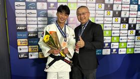 楊勇緯在本季首站葡萄牙柔道大獎賽勇奪銅牌力拚巴黎奧運參賽資格，台灣「柔道男神」楊勇緯今天勇奪葡萄牙柔道大獎賽的男子60公斤級銅牌，同時是本季首面獎牌，下週將續拚巴黎柔道大滿貫賽。（教練劉文等提供）中央社記者陳容琛傳真 113年1月27日