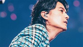 福山雅治《Fukuyama Masaharu Live Film Kotodama no Sakiwau Natsu Boy Meets The Music @Nippon Budokan 2023》。（圖／威視提供）