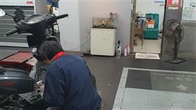 原PO機車發不動去修車，結果兩家機車行價差很大。（圖／翻攝自爆廢公社二館）