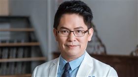 知名皮膚科診所「于賓診所」院長彭于賓（圖／翻攝自「于賓診所」官網）