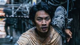 李鴻其在《拯救嫌疑人》飾演「流氓警察」金志雄。（圖／原創娛樂提供）