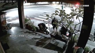 玉蘭花阿婆睡騎樓　遭兒怒罵踢踹畫面曝光