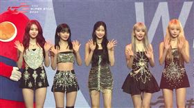 LE SSERAFIM來台參加紅白，全球首度曝光新造型。（圖／台視提供）