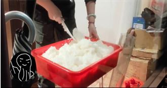 超哥日料店醋飯用塑膠桶裝　又引2派戰翻