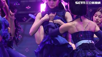 獨／幻藍小熊唱跳走光　戰袍滑落始末還原