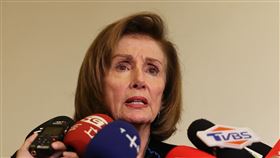 裴洛西現身張忠謀伉儷APEC答謝宴　接受媒體訪問APEC領袖峰會於美國舊金山時間17日落幕，台灣領袖代表張忠謀伉儷晚間舉辦答謝宴，美國前眾議院議長裴洛西（Nancy Pelosi）（圖）出席，接受台灣媒體訪問。中央社記者裴禛舊金山攝　112年11月18日