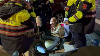 四海幫堂主借廁所被打趴　開賓士酒駕遭逮