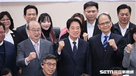 ▲準總統兼民進黨主席賴清德第二度赴民進黨立法院黨團，與立法院長游錫堃、黨團總召柯建銘、行政院副院長鄭文燦及綠委互動良好。（圖／記者鄭孟晃攝影）