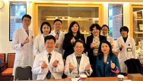 加拿大中醫界訪台取經  前往台中榮總交流加拿大卑詩省中醫師公會代表29日參訪台中榮民總醫院傳統醫學部，關於中醫臨床診治、教學研究等許多方面深度交流。  （卑詩省中醫師公會提供）中央社記者程愛芬溫哥華傳真  113年1月29日