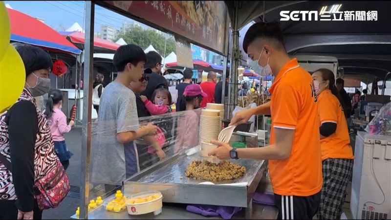 鹽埕鴨肉名店聚集　遊客嗨：看小鴨吃小鴨