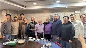 黃仁勳現身「最難定私廚」，張忠謀、林百里都到了。（圖／翻攝自Eric Koh臉書）